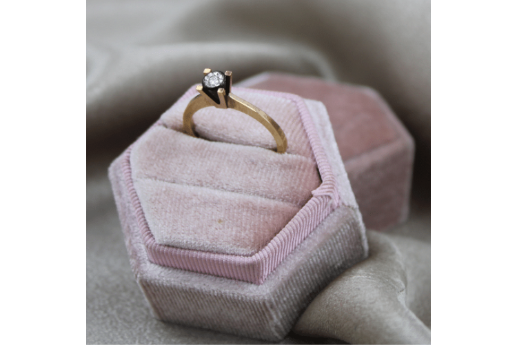 Lora V Tırnak Elmas