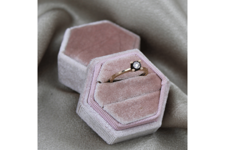 Lora V Tırnak Elmas